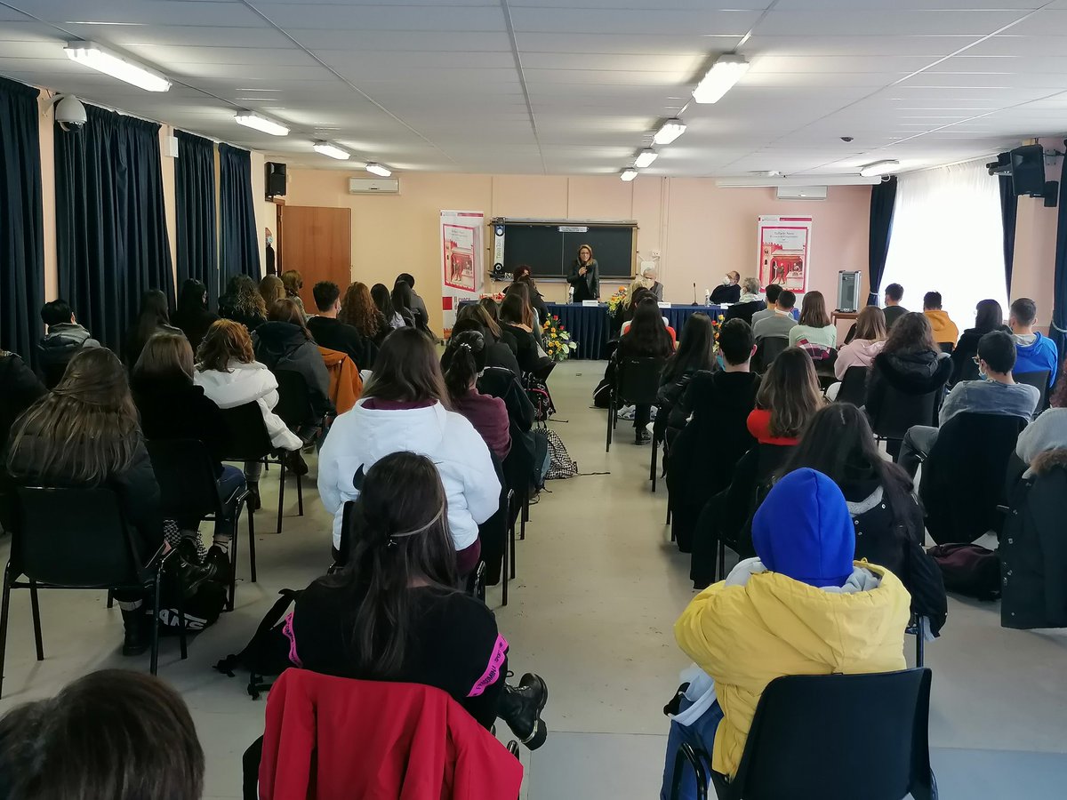 pierolacorazza's tweet photo. È stato un sabato di cultura, di partecipazione, di confronto, di emozioni, di amicizia...E fatemi dire che è stato un sabato di futuro a #Senise #Episcopia #Roccanova Grazie ancora. @FondazAppennino https://t.co/eUvYgxo0aR