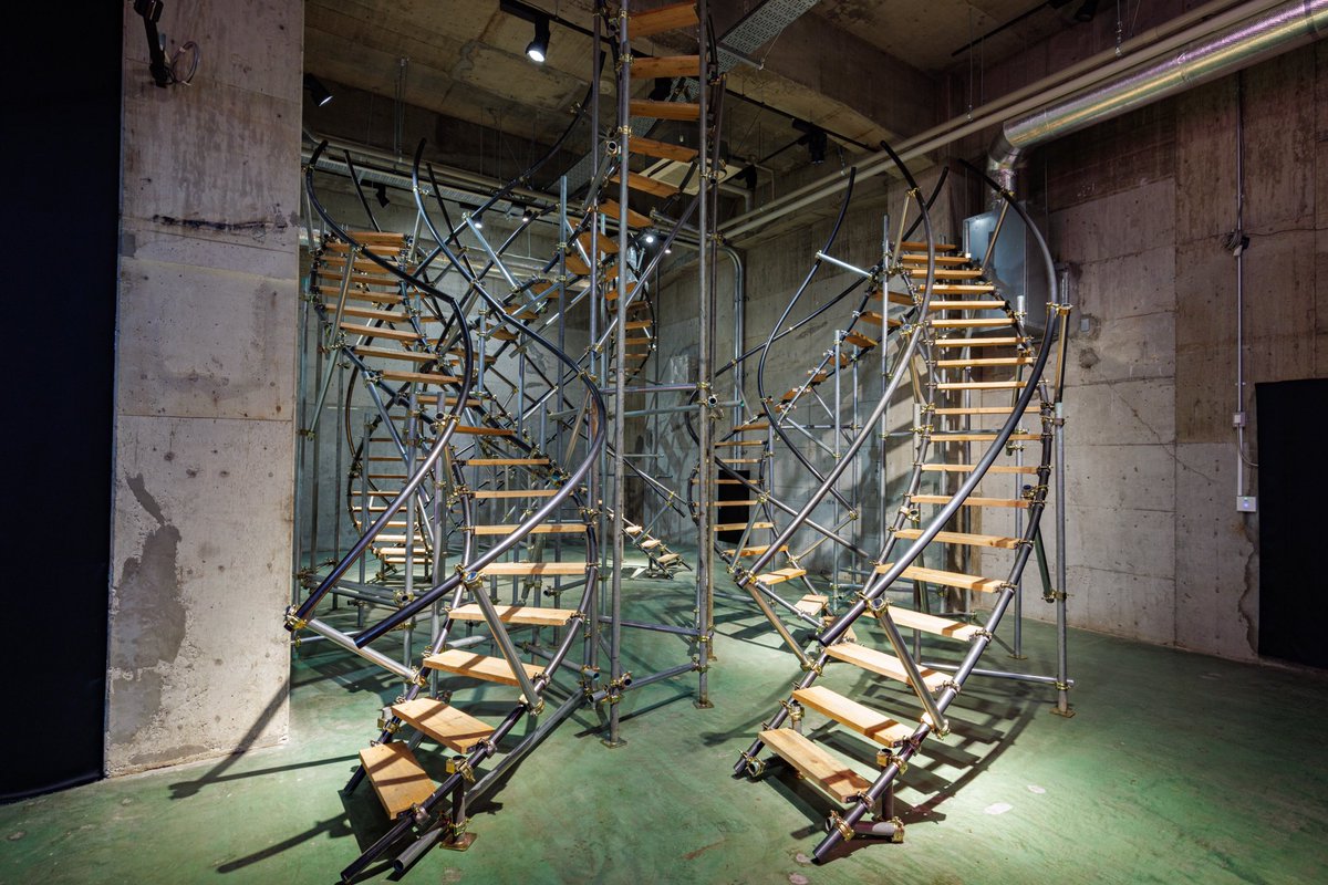 片岡真実賞：持田敦子 《Steps》(2021) 持田敦子は、都市景観の一部