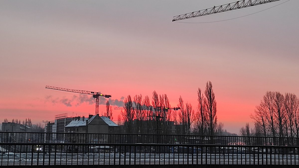 MarcoDonnarumma's tweet photo. Early Sunday dawn in Berlin... off to Slovenia to perform #Eingeweide with @margheritapvr + @famifax at @kapelicagallery #staraelektrarna.

Since 2019, we've been touring by train to avoid flights whenever possible, and it really pays off. Quieter, easier, more pleasurable. https://t.co/TIkLmSAFkp