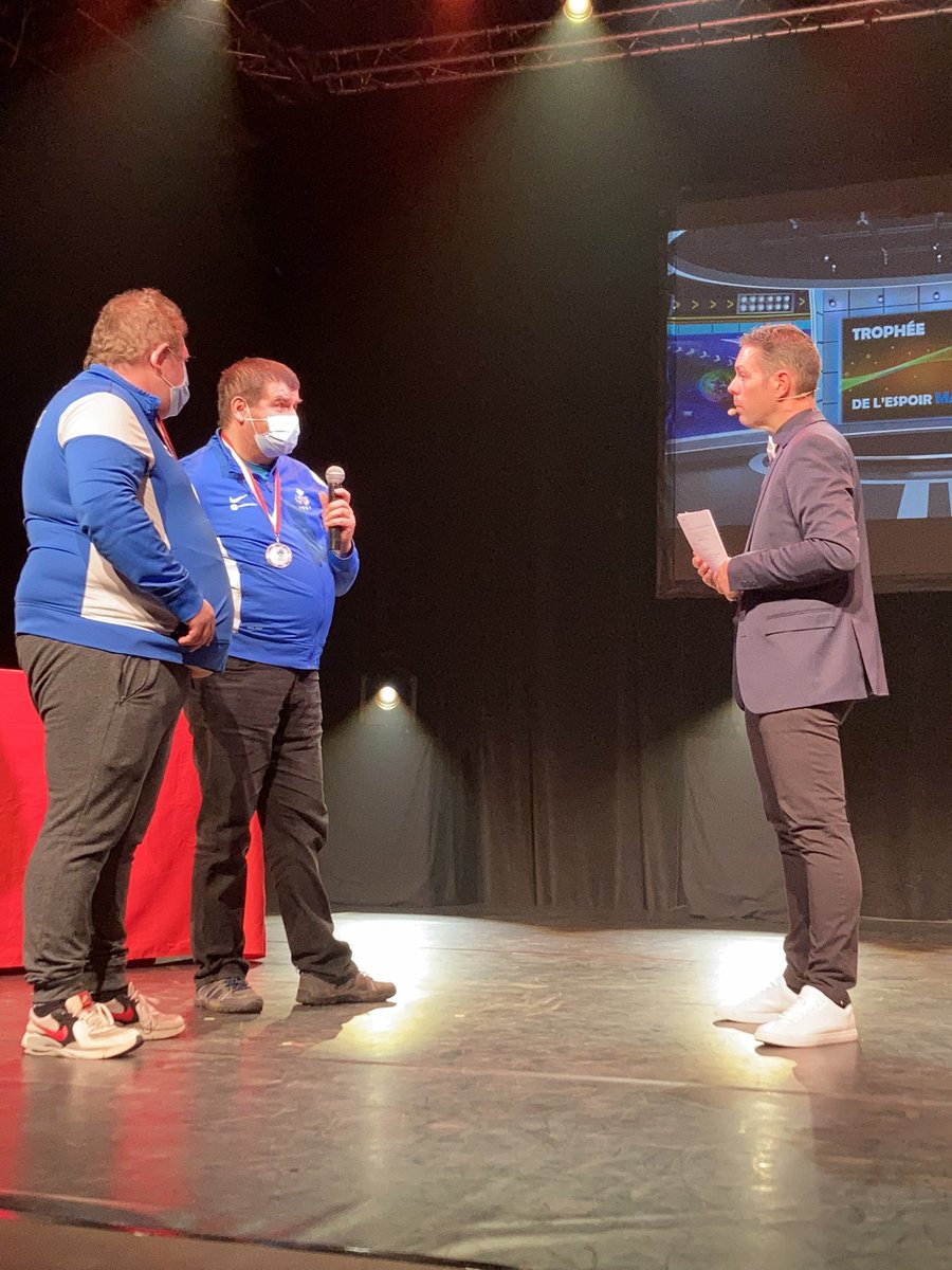 GillesLeproust's tweet photo. Belle soirée « trophée des sports » @VAllonnes une mise en lumière des acteurs du quotidien du sport sous signe de la culture @villeetbanlieue @AlexisBraud @CatherineBouche @CNV_villes @Benoit_Jimenez @GDelbar @CatherineArenou @prio91350 @dallouch91 @anneclaire_boux @KARLOLIVE https://t.co/aQerDhbOrN
