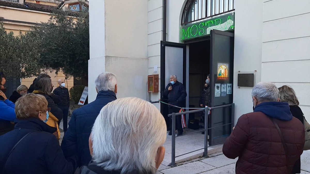 aiapvr's tweet photo. Finalmente la tradizionale mostra degli Amici del Presepio è aperta. Sospeso per quest'anno il concirso, la 30^ edizione è dedicata ad opere di  nostra realizzazione. #diorami #presepi #AIAP #Verona #lotteria https://t.co/nIYkf0kWR5 https://t.co/C00RejSS45