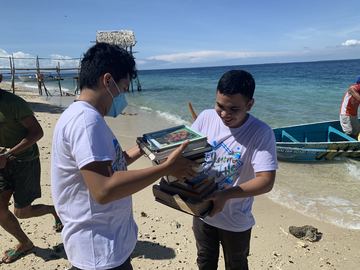 laligaatenista's tweet photo. SILIP: Narito ang ilang mga larawang-kuha mula sa Outreach Program na isinagawa noong ika-4 ng Disyembre, 2021 kaugnay ang pagdiriwang ng John Chambers' Music and Arts Festival 2021. https://t.co/mbyH9LbqKp