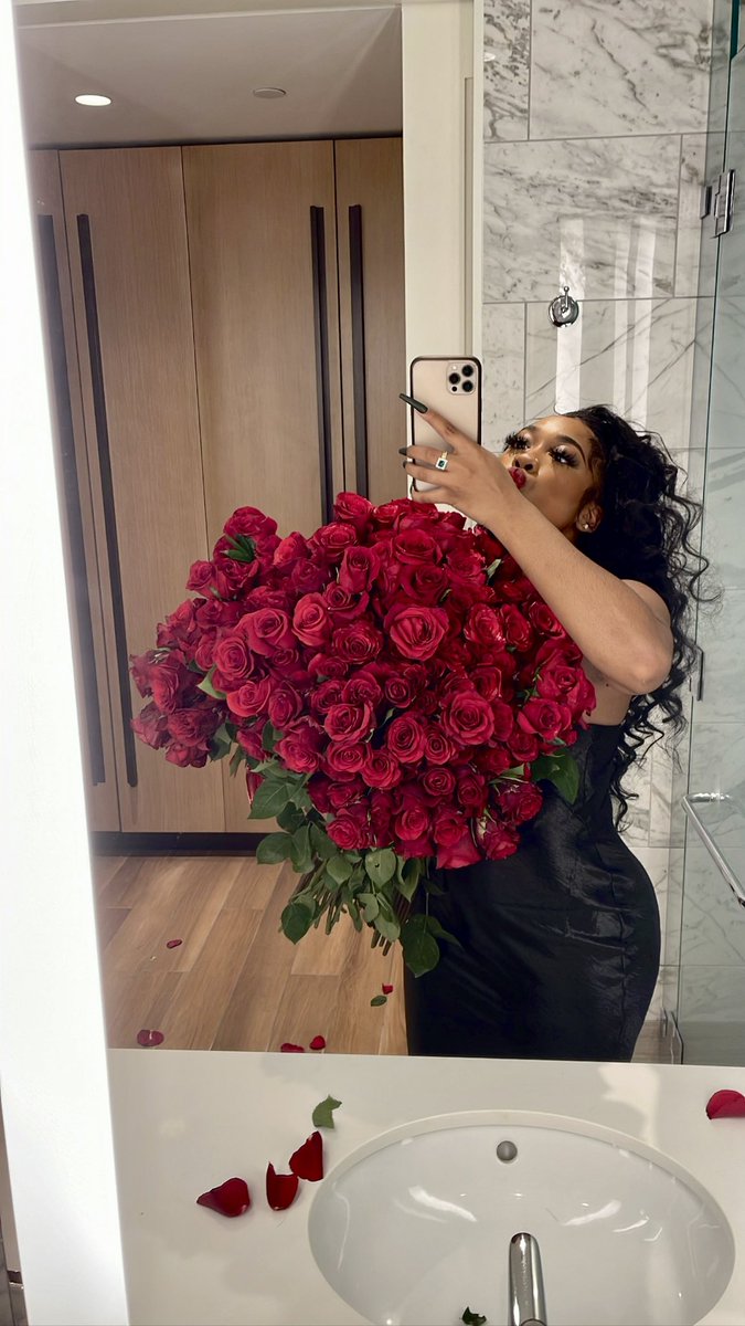 Stvph__'s tweet image. 🖤 thank you.