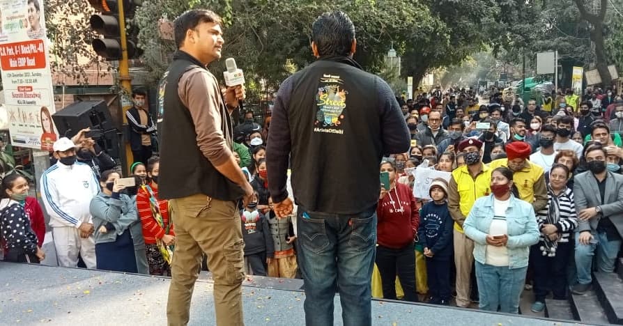AarmbhGroup's tweet photo. This morning our team performed in Rahgiri  program of CR Park in which @MLA_Kalkaji Ma'am and @Saurabh_MLAgk Saurabh Bhardwaj ji honored our team. 🙏😊 https://t.co/mMMK8WnYQh
