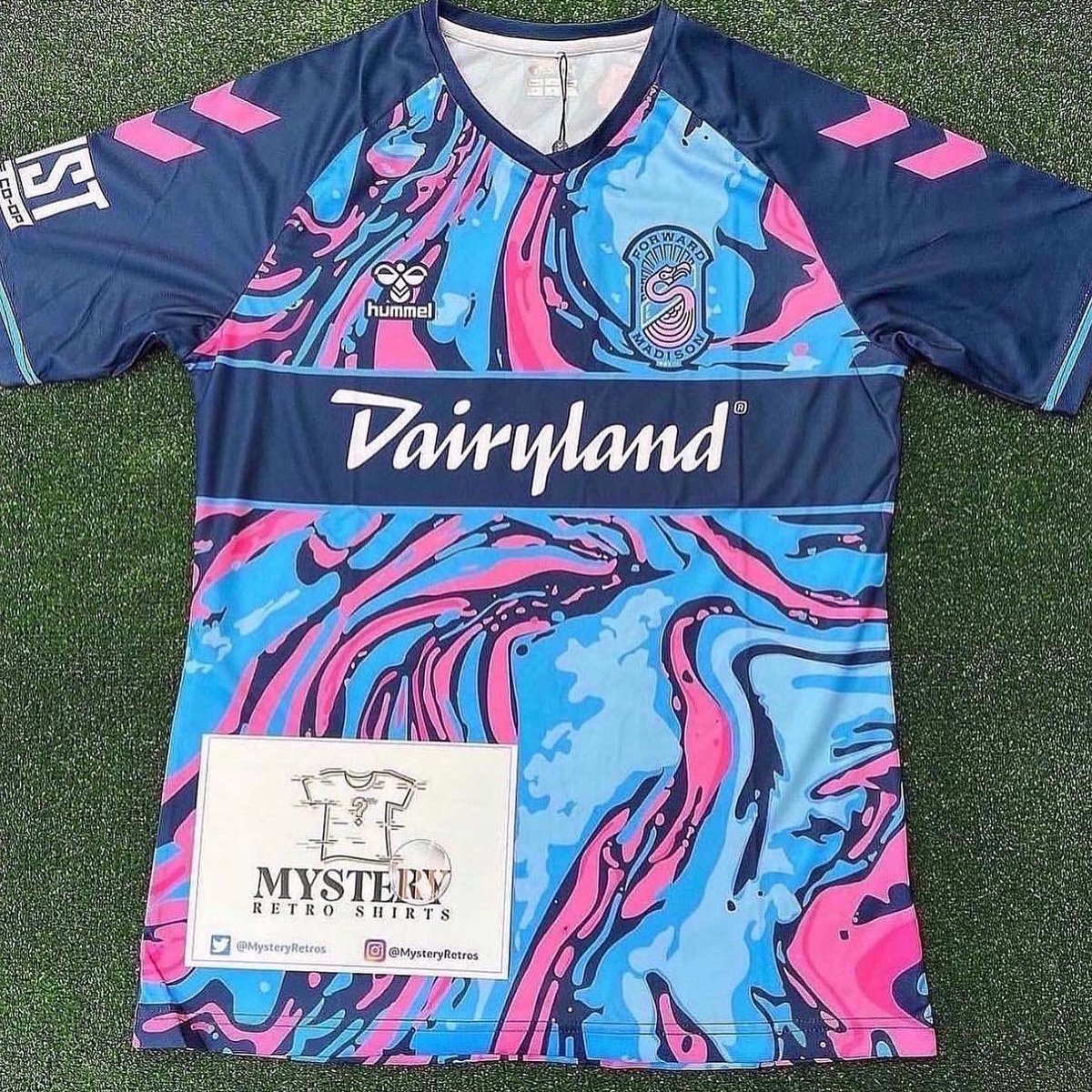 FTBLsection's tweet image. If Antonio scores anytime this afternoon v Burnley we’ll giveaway a MysteryRetroShirts.co.uk 🎁

Retweet &amp;amp; follow us to enter!📲