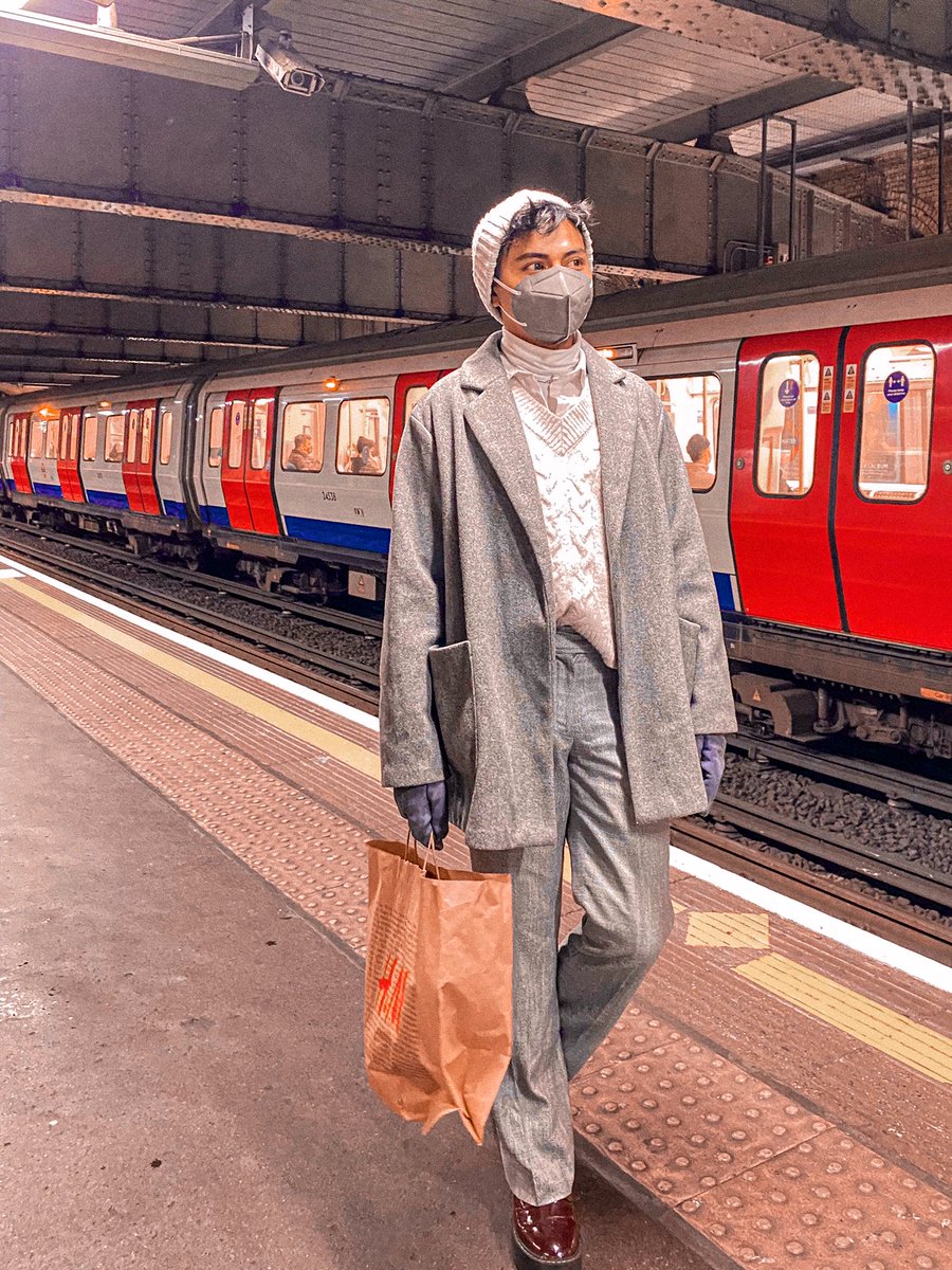 HammadartAcne's tweet photo. Day 1&amp;2 in London https://t.co/nXeKLHc4Vi