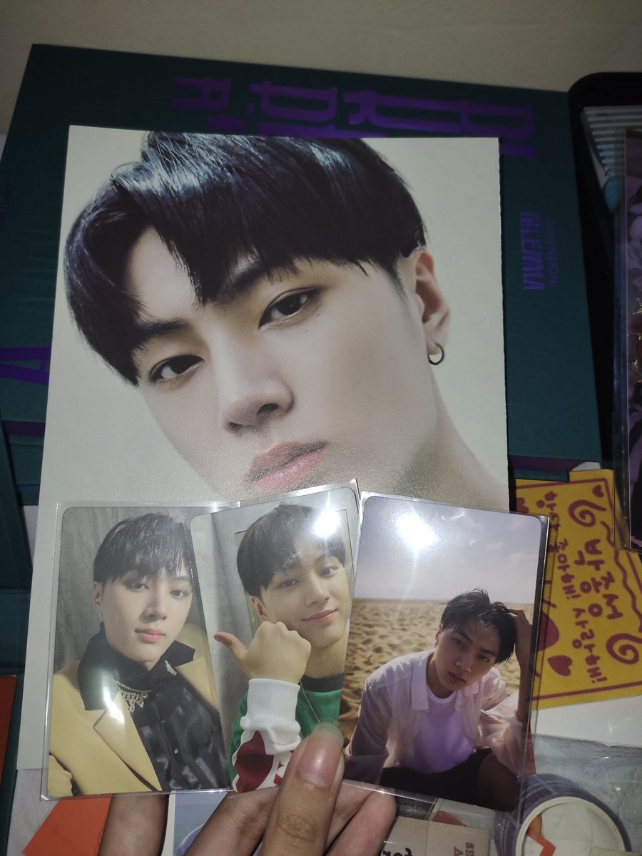 siop4o1's tweet photo. #fromseoulstreetph Thank you so much @seoulstph !Ang ganda ng pulls ko huhuhu. Diko man napull Jay braso pero napull ko naman Applewon. I didn't expect na uuwi si Jay! Thank you for the freebies, ang cute, and sa freebie na pc (idk if it's official) and for packing it very well<3 https://t.co/yR77mHROyi