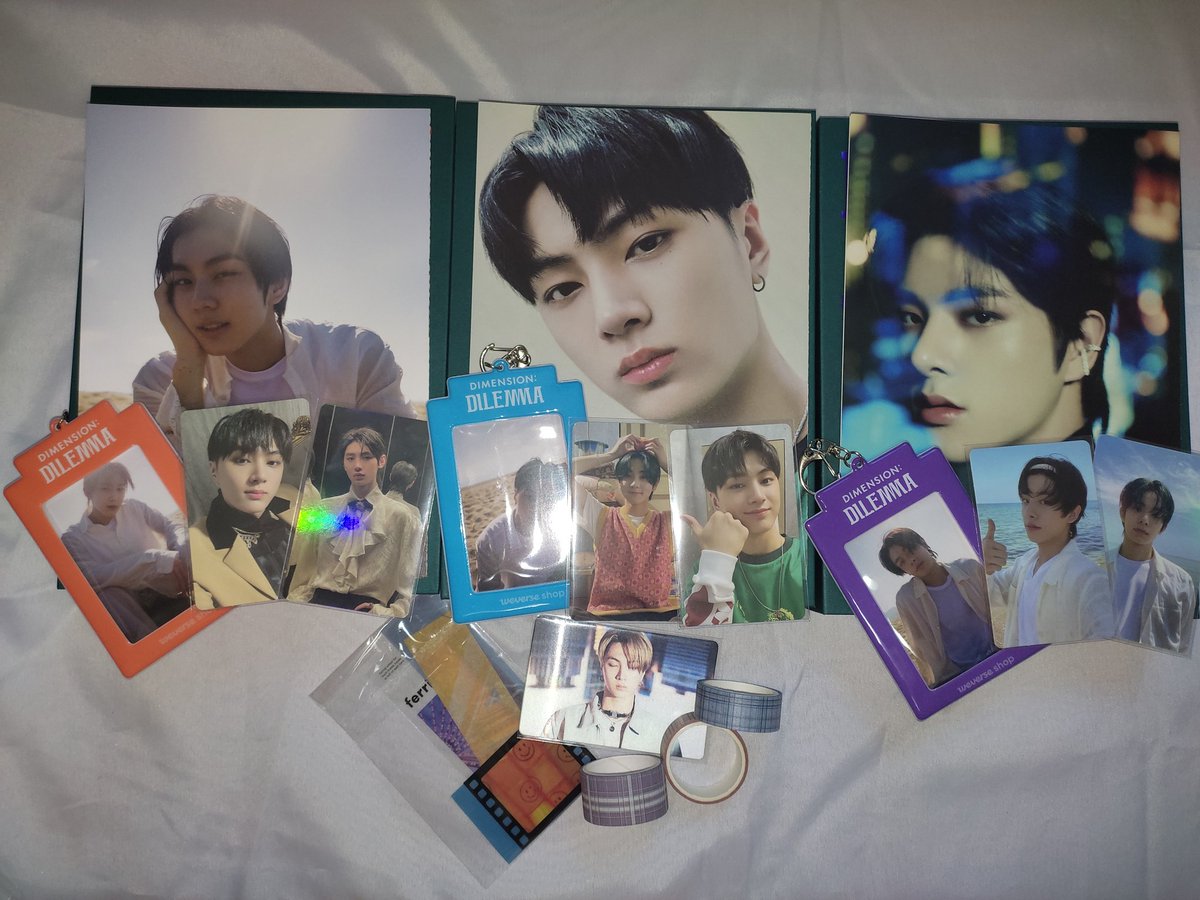 siop4o1's tweet photo. #fromseoulstreetph Thank you so much @seoulstph !Ang ganda ng pulls ko huhuhu. Diko man napull Jay braso pero napull ko naman Applewon. I didn't expect na uuwi si Jay! Thank you for the freebies, ang cute, and sa freebie na pc (idk if it's official) and for packing it very well<3 https://t.co/yR77mHROyi