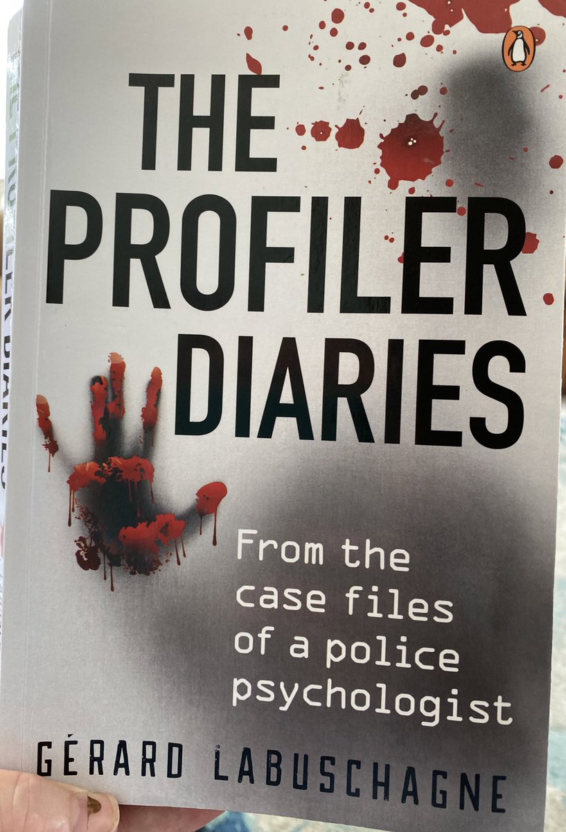 pedvr's tweet image. What a great book; one of the best I’ve read on this topic. The writer’s experience and knowledge is palpable yet he is quick to acknowledge excellence wherever he finds it. It’s admirable how many members of SAPS are really dedicated. But not the majority, sadly. 
#readsa