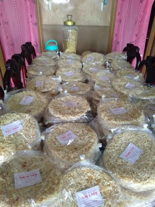 vunieng's tweet photo. Nay em làm cốm giao cho khách anh chị em nào có nhu cầu em giao luôn https://t.co/Pi1JKAdWd0