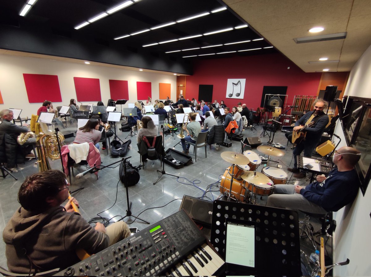 Assaig amb #bandamusicamanacor 👏👏👏