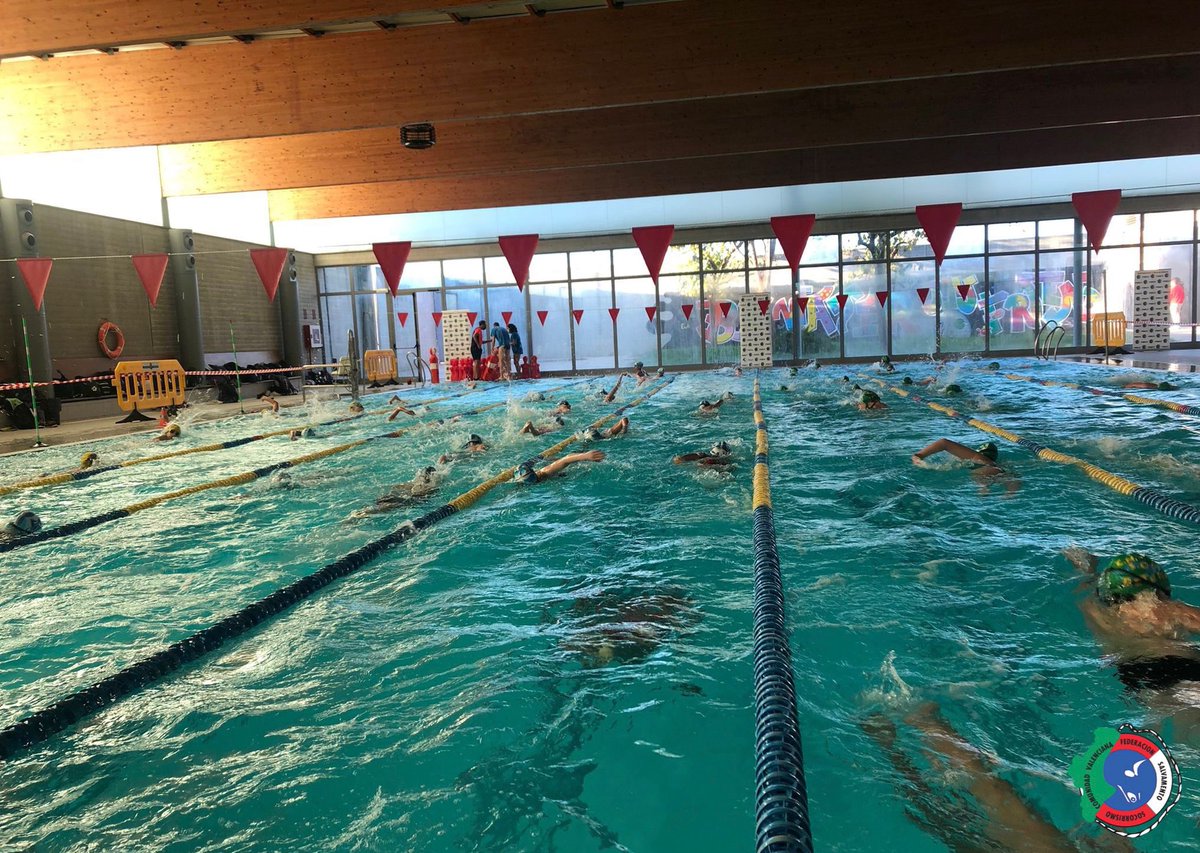 fsscvalenciana's tweet photo. Instantes previos al inicio de la competición y reunión técnica, de la Trofeo de Navidad y II Jornada de liga española de clubes de categorías infantil y cadete que celebramos en la piscina Municipal de Benifaió el domingo 12 de diciembre. #FSSCV21 https://t.co/1Ih3ATAwa1