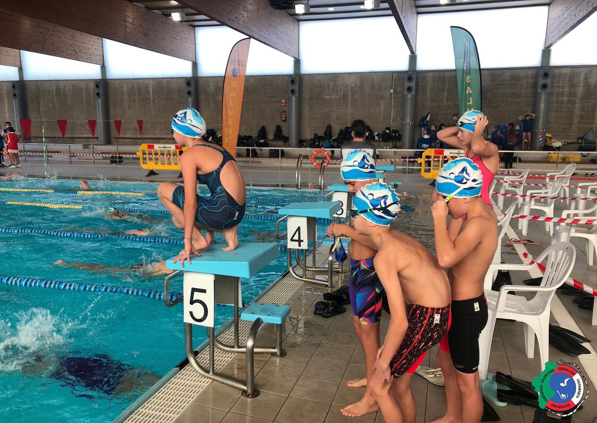 fsscvalenciana's tweet photo. Instantes previos al inicio de la competición y reunión técnica, de la Trofeo de Navidad y II Jornada de liga española de clubes de categorías infantil y cadete que celebramos en la piscina Municipal de Benifaió el domingo 12 de diciembre. #FSSCV21 https://t.co/1Ih3ATAwa1