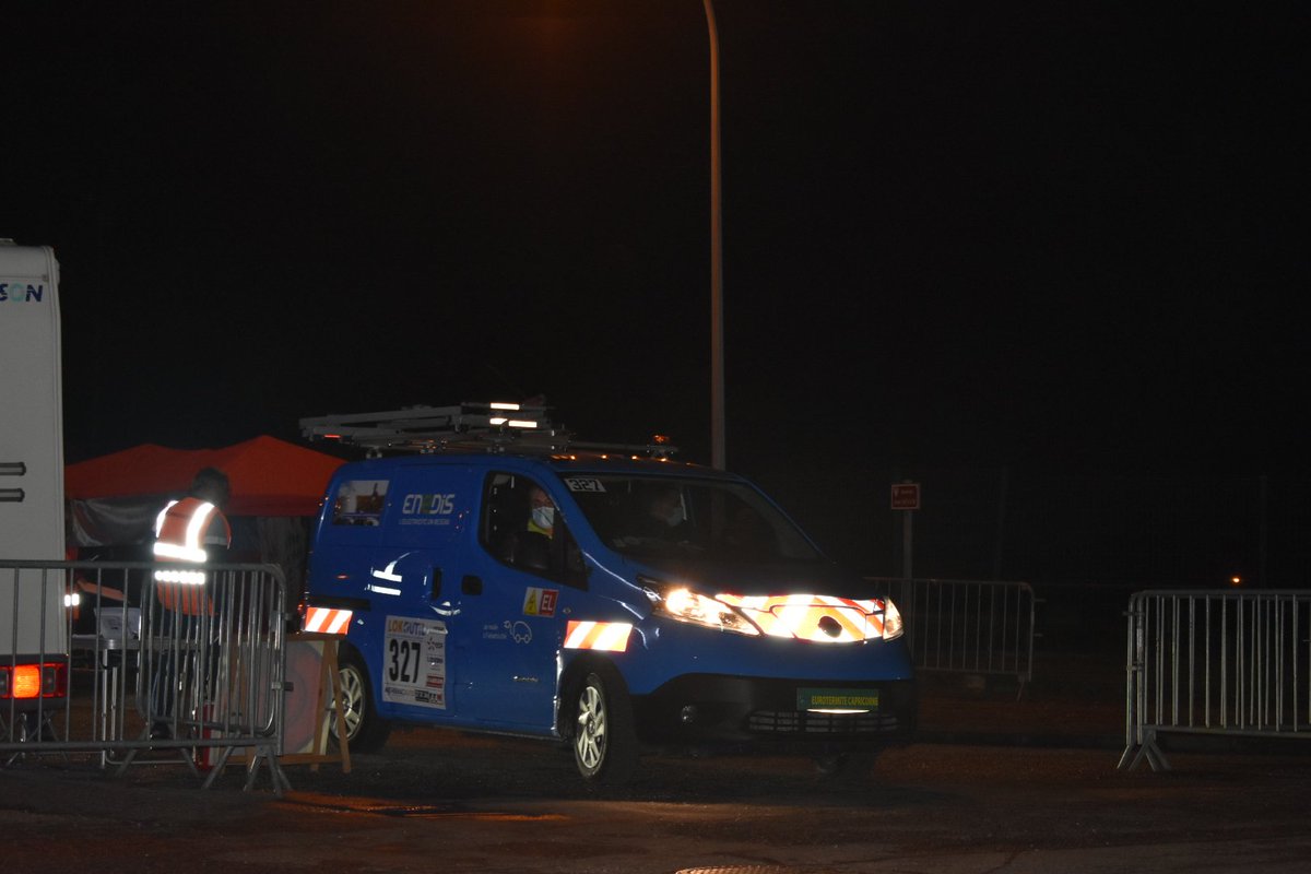 GregoryDeberdt's tweet photo. Après une première étape de découverte et de nuit, nos apprentis pilote se familiarisent avec la régularité.
Certains même sont actuellement sur le podium....
C'est parti pour le second jour #rallyeduMédoc2021 @enedis_aqui_N @DanGuigou @BenAmbec @jean_paoletti @GladysStaessens https://t.co/QhNuik4u2V