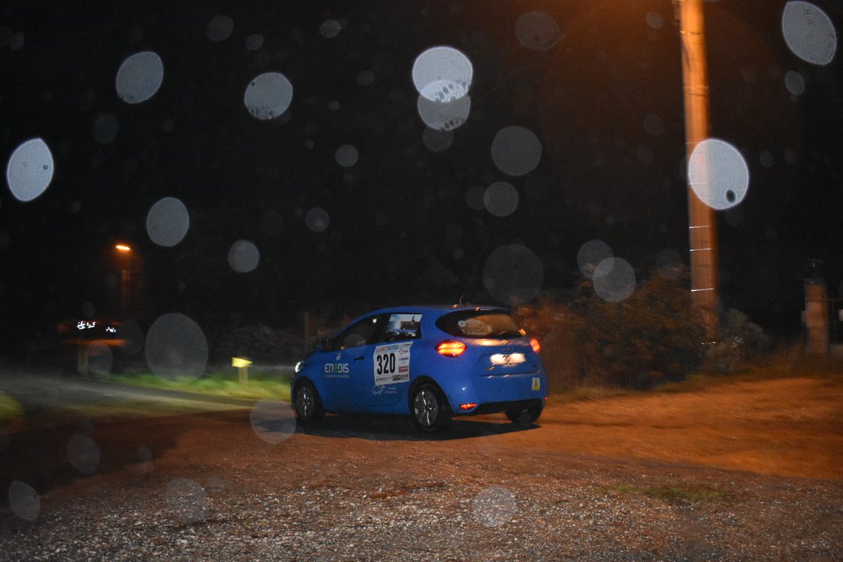 GregoryDeberdt's tweet photo. Après une première étape de découverte et de nuit, nos apprentis pilote se familiarisent avec la régularité.
Certains même sont actuellement sur le podium....
C'est parti pour le second jour #rallyeduMédoc2021 @enedis_aqui_N @DanGuigou @BenAmbec @jean_paoletti @GladysStaessens https://t.co/QhNuik4u2V