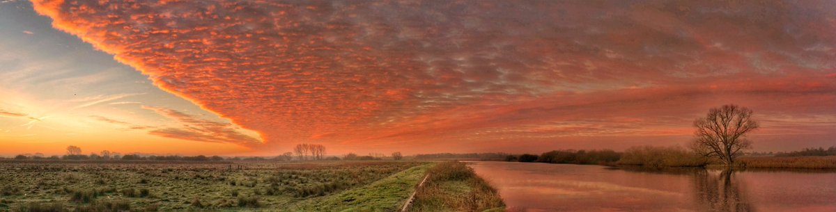 Yesterday #morning #BigSky #pano. Please click to open. 

<a href="/StormHour/">#StormHour</a> <a href="/OPOTY/">Outdoor Photography</a> #nature #landscapephotography <a href="/PanoPhotos/">Panoramas 📸📱</a>