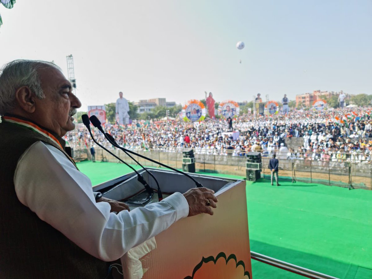 DeependerSHooda's tweet photo. महँगाई हटाओ महारैली, जयपुर… https://t.co/FAic3FsUNn