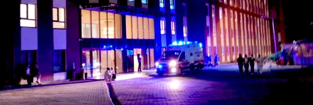 Omicron Türkiye'deyken üniler de dahil tüm kademeler okullar kapanmalı ! 

<a href="/tcmeb/">Millî Eğitim Bakanlığı</a> <a href="/drfahrettinkoca/">Dr. Fahrettin Koca</a> <a href="/RTErdogan/">Recep Tayyip Erdoğan</a> <a href="/erolozvar/">Erol Özvar</a> 

#MahmutÖzerOkullarOnline