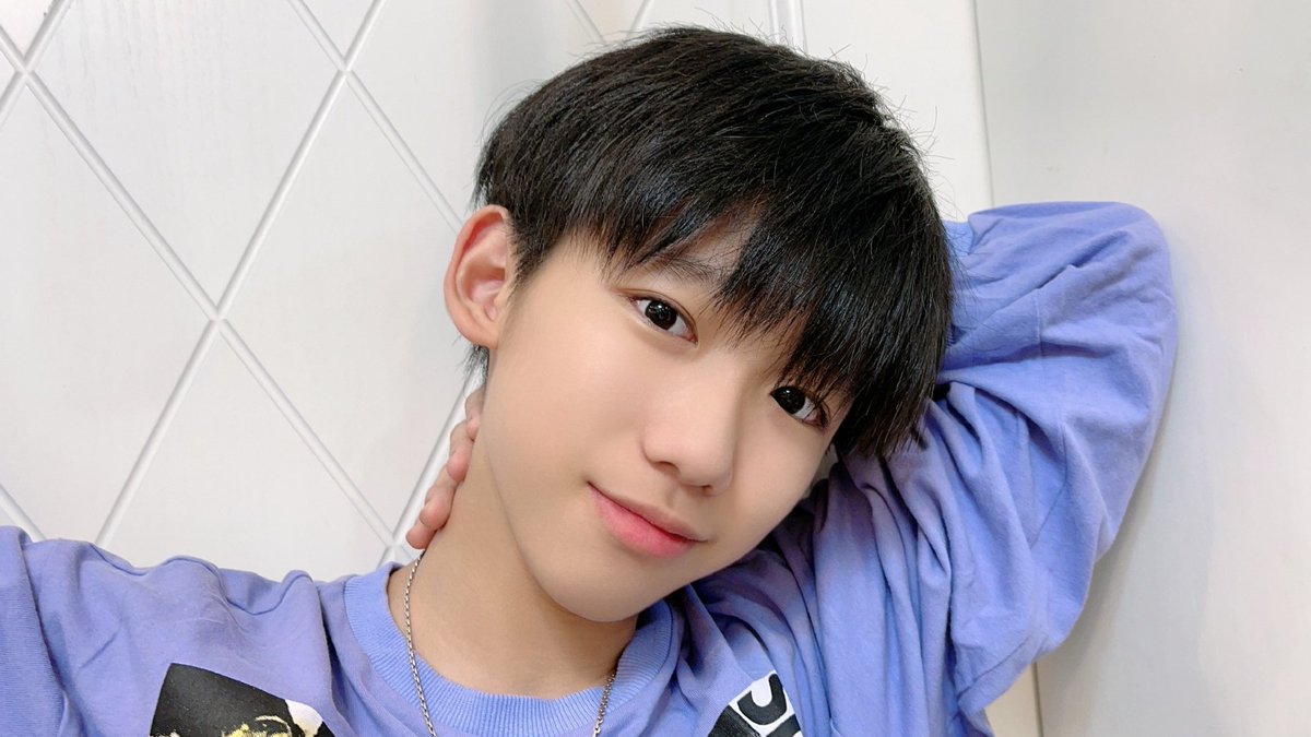 nwzwwn's tweet photo. น้องยิ้มหล่อมากๆเลยอ่าาาาา 😳😍
#慕易铭 #易安中学
#MuYiming #มู่อี้หมิง https://t.co/ivJlpPHGYC