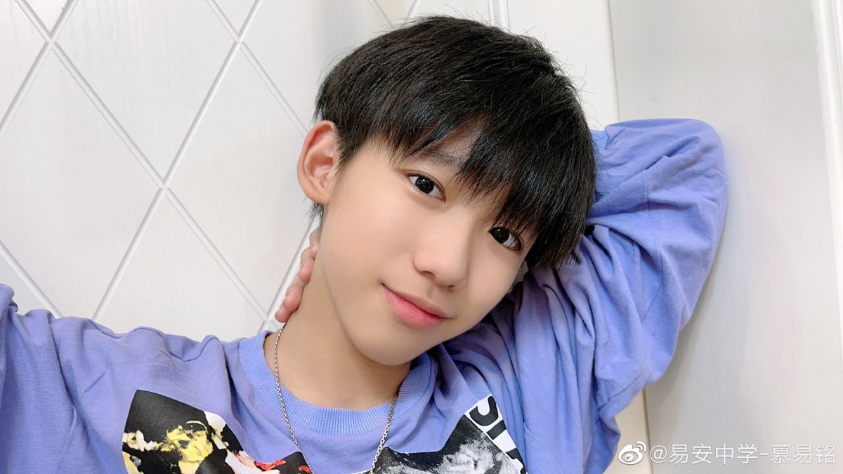 nwzwwn's tweet photo. น้องยิ้มหล่อมากๆเลยอ่าาาาา 😳😍
#慕易铭 #易安中学
#MuYiming #มู่อี้หมิง https://t.co/ivJlpPHGYC