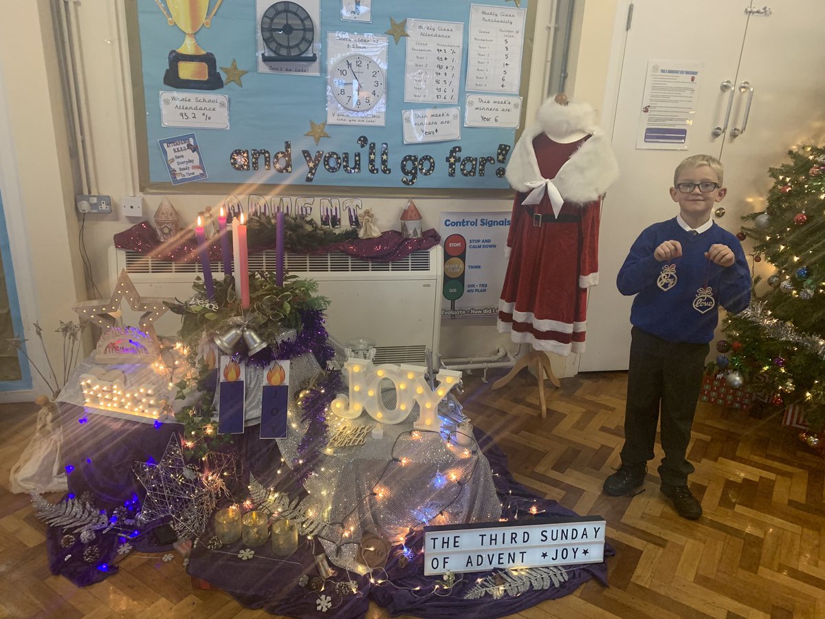 HolySpiritWA9's tweet photo. Each class were given a beautiful joy decoration as our go forth this week. The children will hang the joy decoration on their class Christmas tree reminding them to spread JOY this week πππ#thirdweekofAdvent https://t.co/K4lxHNTk1o