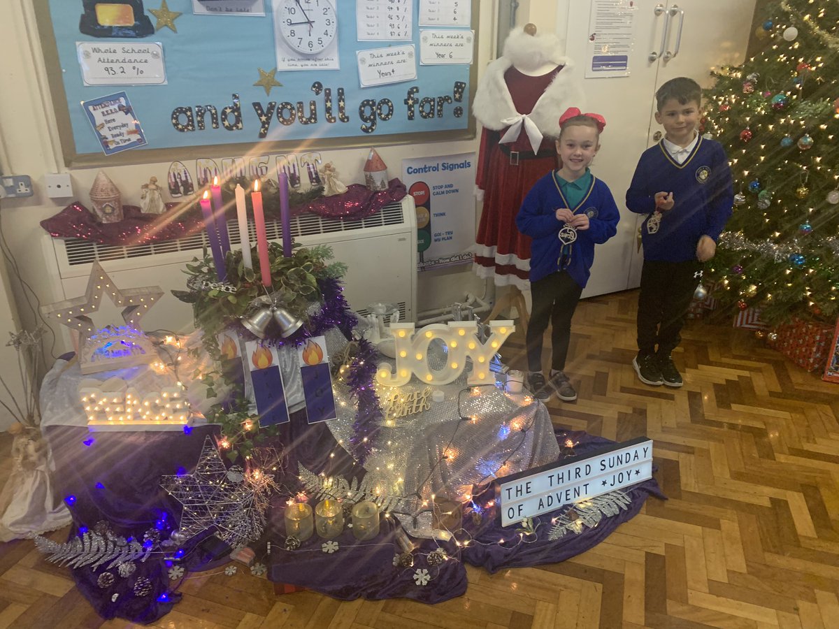 HolySpiritWA9's tweet photo. Each class were given a beautiful joy decoration as our go forth this week. The children will hang the joy decoration on their class Christmas tree reminding them to spread JOY this week πππ#thirdweekofAdvent https://t.co/K4lxHNTk1o
