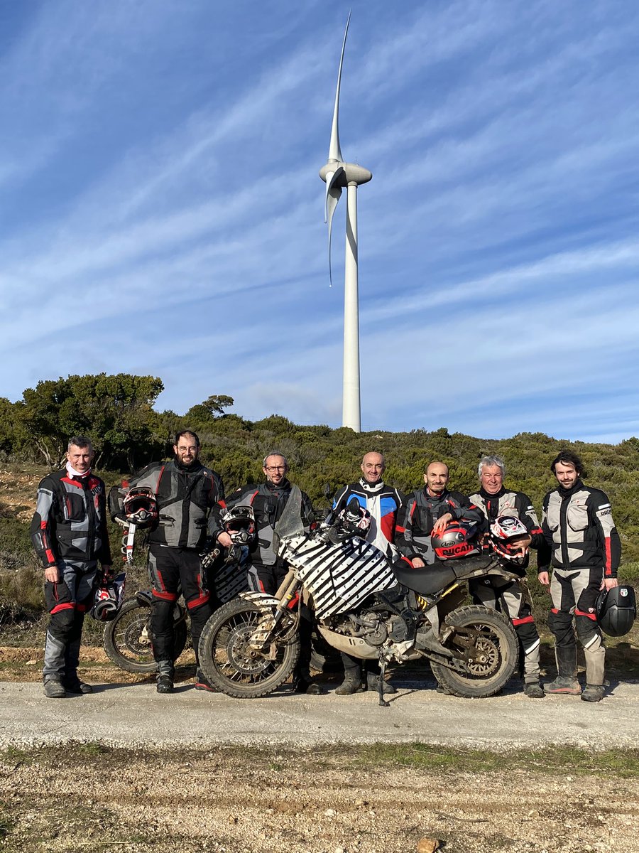 Desert X is opening a completely new battlefield for the Ducati brand … full off road ability with 21/18 wheels and long stroke suspensions … and this reflect also in our testing sessions with the panel … lot of fun, here in Sardinia