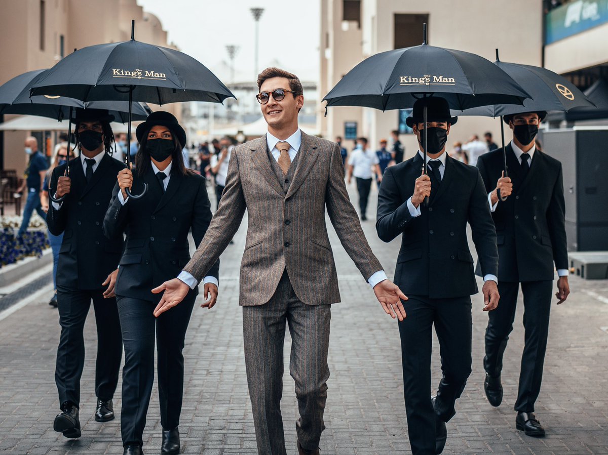 GeorgeRussell63's tweet photo. Suited and booted for race day. 😉 https://t.co/Jz0vZ0cZ7h