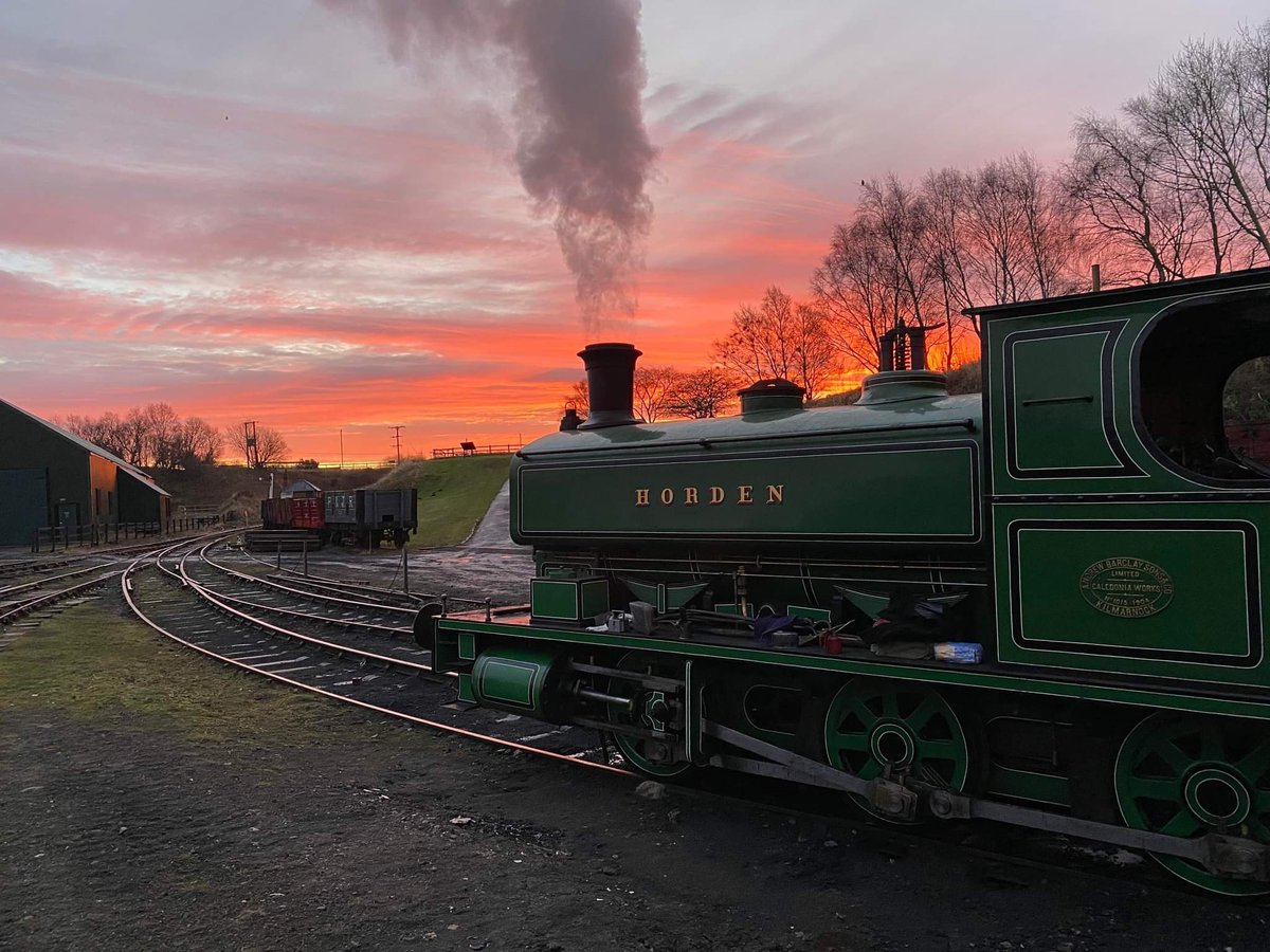 TanfieldRailway's tweet photo. #RedSky in the #morning... Horden's boiling! It's always an early start for our locomotive crews, but it's not too bad with a lovely #sunrise like this yesterday!
📸 J.Charlton #NorthPoleExpress https://t.co/4TeSLo2dwH