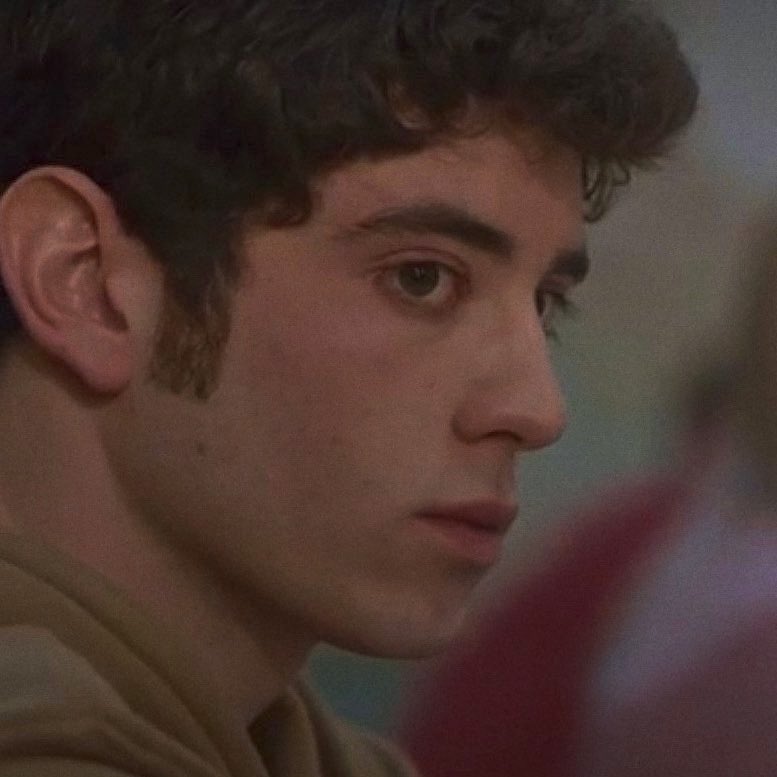 bestofsimuel's tweet photo. “a volte ci sono parole che non dicono niente, ma sguardi che dicono tutto” https://t.co/HCVNidnK3s