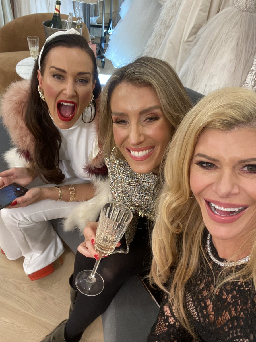 GambleBreaux's tweet photo. Kyla can’t tell you why but @RHOMExclusive probably can! Hugs my friend! It was on your socials ladies! #RHOMelbourne https://t.co/LepuEtvfm0