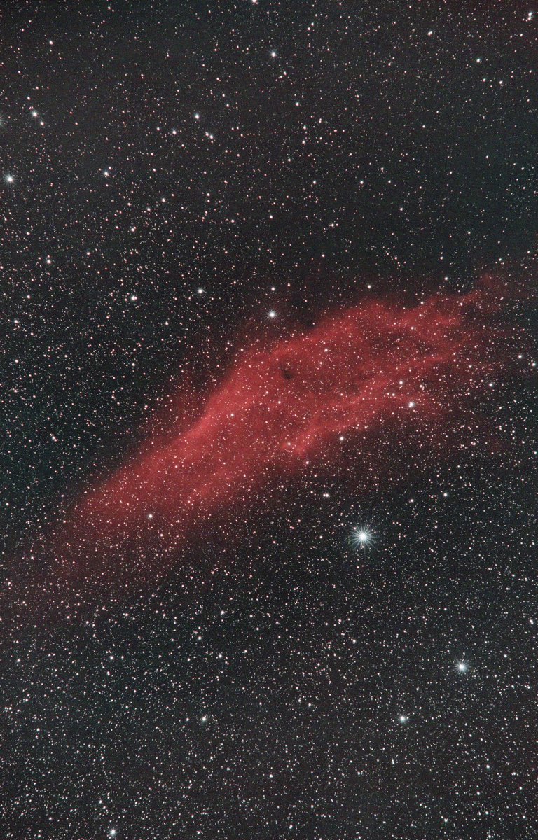 gammano's tweet photo. 12/11に撮影したカリフォルニア星雲。
300mm F4、ASI071MCPro、HEUIBで撮影した分。
絞りはf5.6。2分x102枚。
#300mmF4 #ASI071MCPro #HEUIB #18k #WBPP https://t.co/ebdYLv8Aiv
