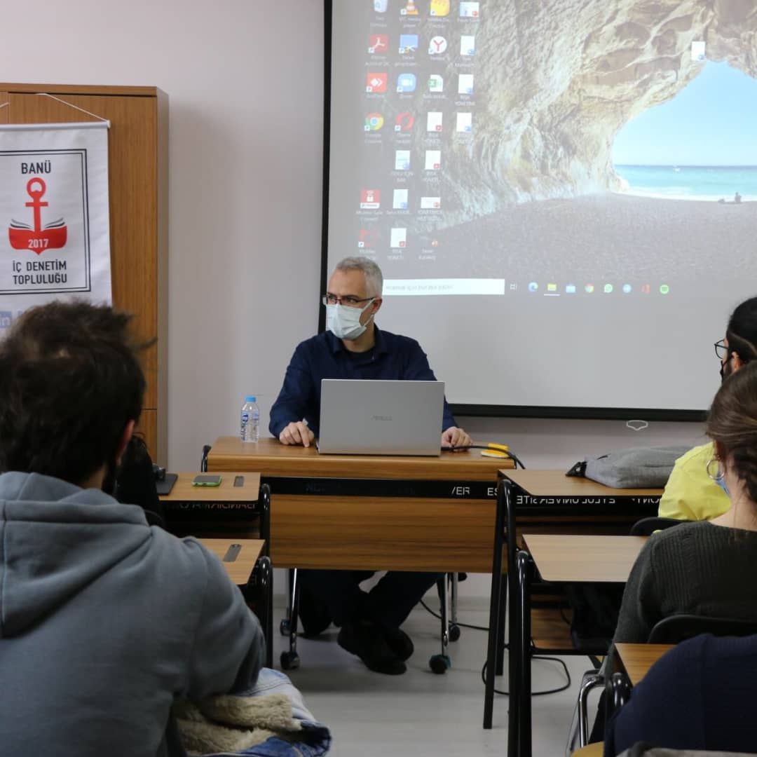 banuidt's tweet photo. Bandırma Liman Başkanlığı ISM Kod Denetçisi Sayın Bora AYTER’in katılımıyla “ISM KOD KAPSAMINDA DENETİM UYGULAMALARI” isimli etkinliğimizi gerçekleştirdik. Tüm katılımcılarımıza teşekkür ederiz. https://t.co/ILImX3fNSs