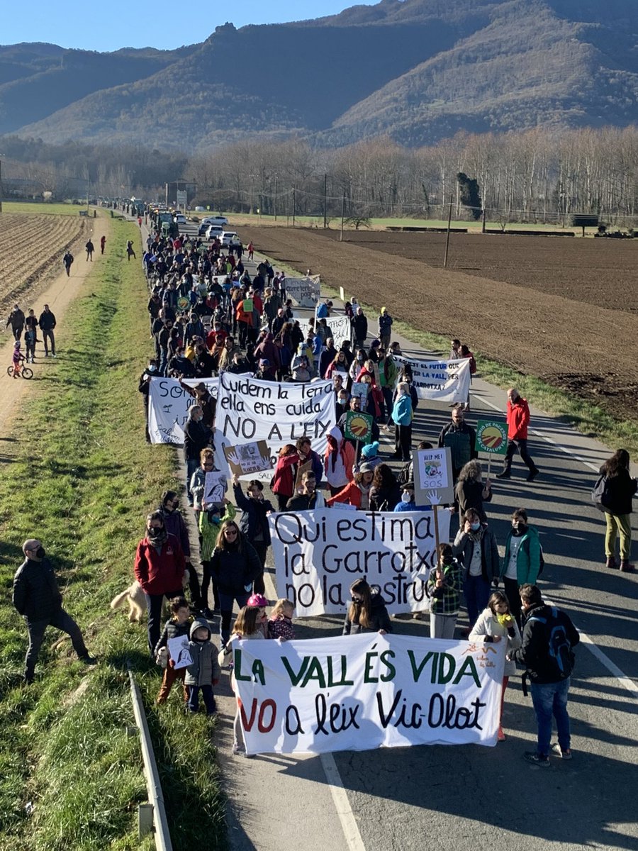 les_valls's tweet photo. Continuem!
#salvemlesvalls #lavalldenbas #noalavariant https://t.co/kT4ZGgEHaf