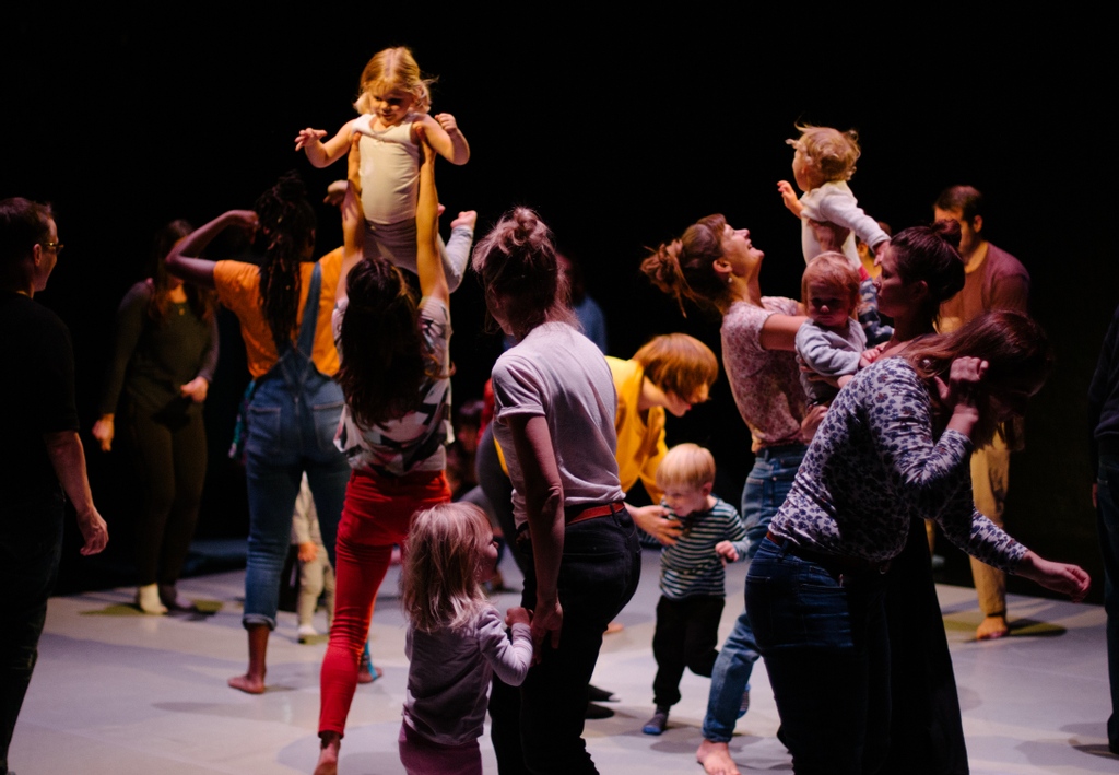 2_ndhanddance's tweet photo. Final day to apply to dance with us! #TouchPlayDance
https://t.co/X2u8ZFjiGD
๐ทZoe Manders
Image Description: In a black theatre space with a grey floor, lots of adults and children dance together - with some children being lifted in the air https://t.co/0gnJ4e5NZL