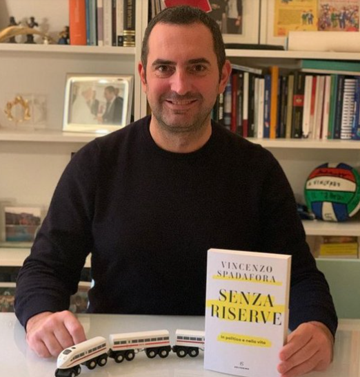 JMcKMelbourne's tweet photo. Italian MP #VincenzoSpadafora explains why he came out in new book Senza Riserve. "I said I was gay because I think those who hold public office should witness their battles in Parliament also through their personal history." He came out on a talk show in November. #gaynews https://t.co/XARb8ZNVxv