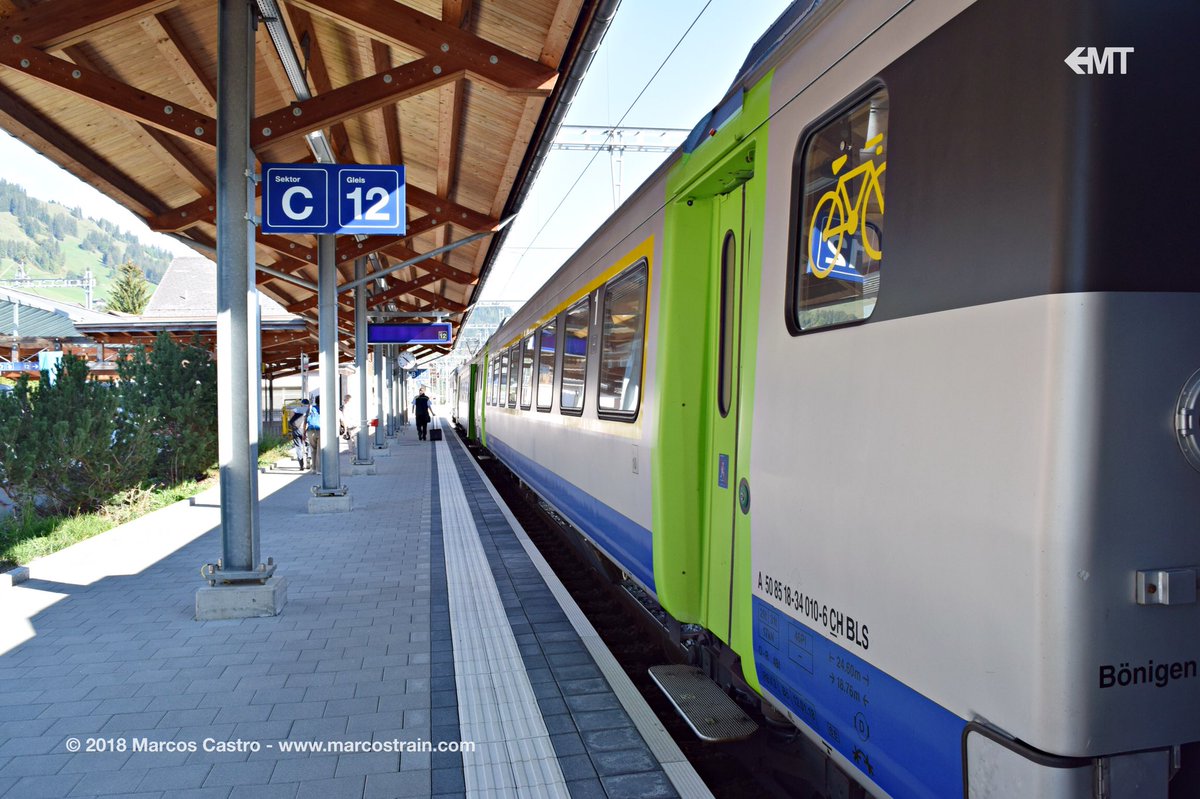 marcostrain's tweet photo. 🇨🇭 After almost 50 years of service, the EW III carriages did their last trip yesterday. A total of 72 cars were built from 1972 to 1975 for use in SBB long-distance services but later, 57 cars were transferred to @blsAG.
📷 | https://t.co/heunEasUHX
#ewiii #ew3 #blsag https://t.co/pbCFAFsGWw