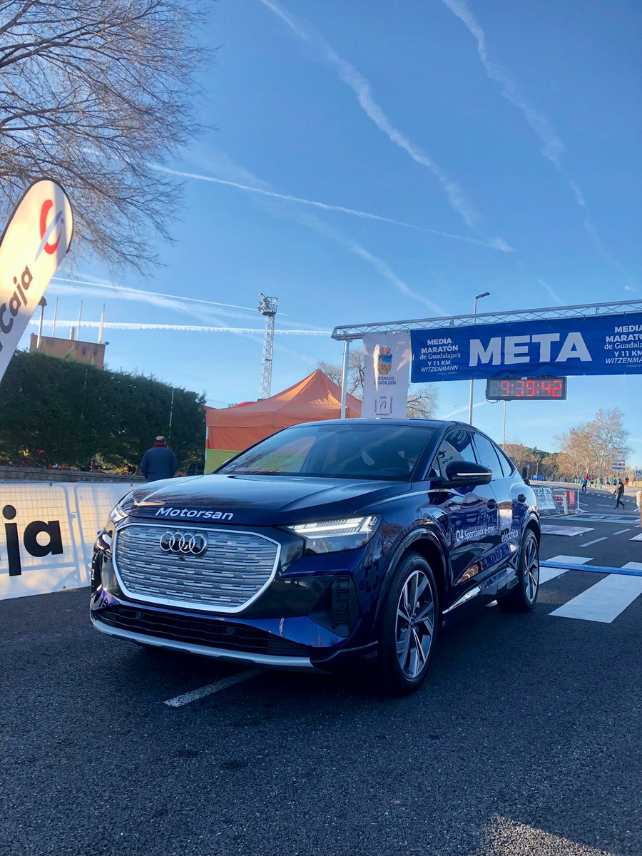Hoy estamos en la #MediaMaratónDeGuadalajara con nuestro #Audi #Q4SportbackEtron 😄🙌🏼 <a href="/lamediadeguada/">Media Maratón Guada y 11kms Witzenmann Española</a>