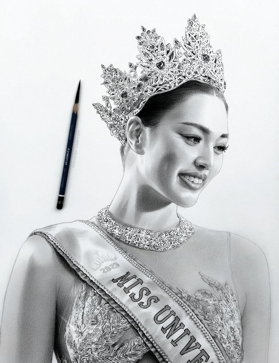 KachaiArt's tweet photo. วาด แอนชิลี สก็อต-เคมมิส 👑
@ann_scottkemmis

 Miss Universe Thailand 2021

: วาดเส้นดินสอ

ขอส่งกำลังใจผ่านภาพวาดให้แอนชิลี เชียร์สุดใจเลยครับ✌️💖💖💖

#missuniverse #แอนชิลี #missuniversethailand2021 #นางงาม #mut2021 #fanart #RealSizeBeauty
#beautiful #drawing https://t.co/uLbYlI9HCx