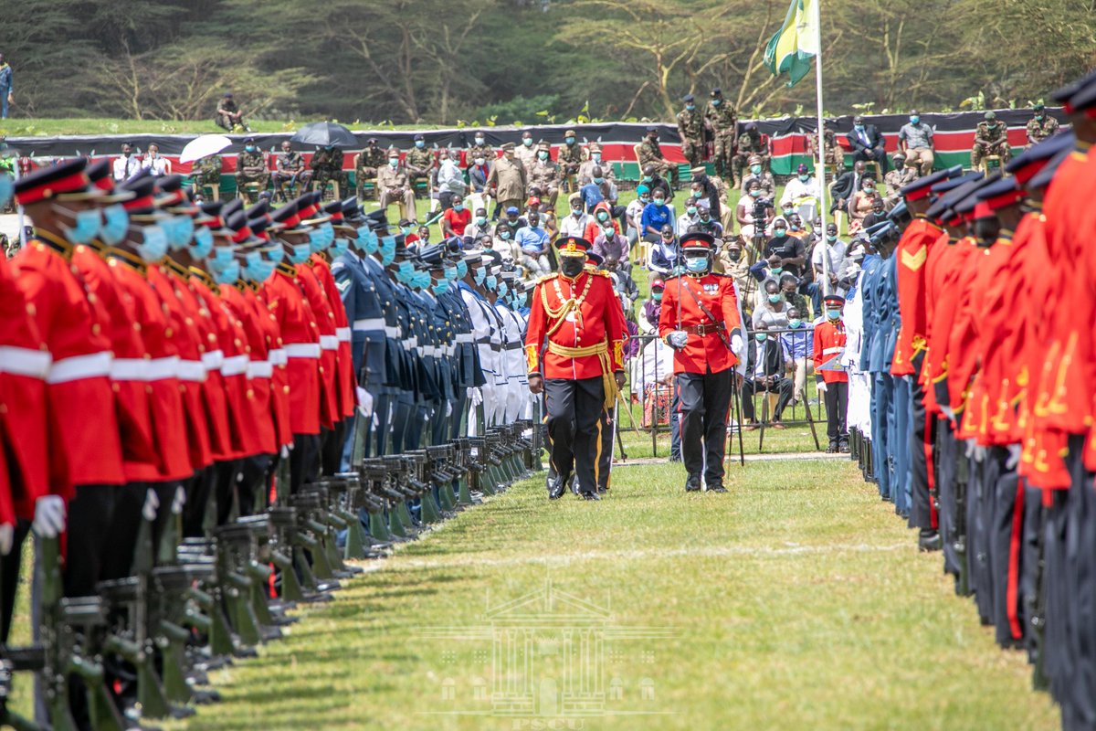 StateHouseKenya's tweet photo. 2/2 The Head of State, who is also the Commander-in-Chief of the Kenya Defence Forces, was escorted by the Chief of the Defence Forces General Robert Kibochi. 

#PamojaTusongeMbele #Jamhuri2021 https://t.co/pmA7bLqw0B
