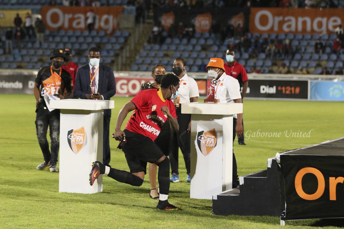 GaboroneUnitedS's tweet photo. Goitseone 'Chichima' Phoko celebrate for his award for goalkeeper of the tournament ๐ค๐๐
#Champions
#goldsecured
#TheRedsRising https://t.co/r2g9oxvKIb