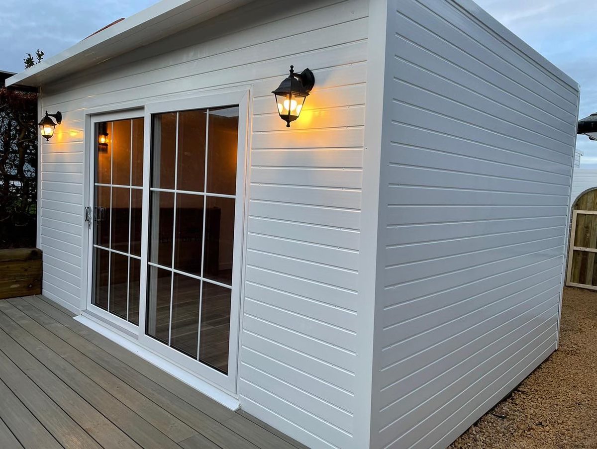 MKM_PS's tweet image. DEEEE-LIGHTED with this finished off garden room… In perfect time for Christmas!! 🎅🎄☃️

…. Want to see inside?!? 👀👀

mkmps.com