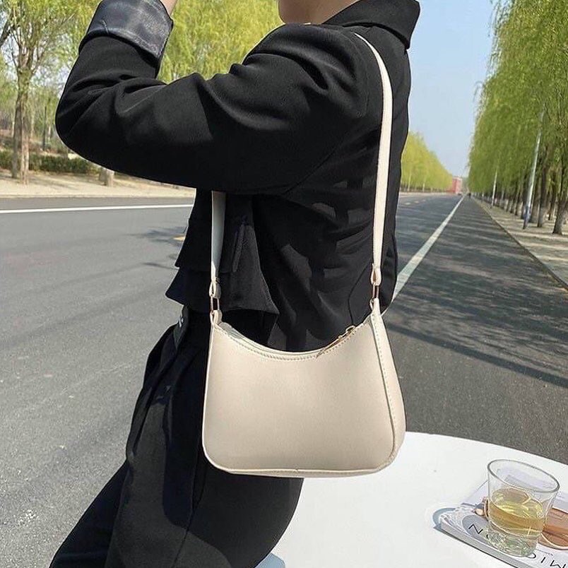 cutie_bbag's tweet photo. ʕ•ᴥ•ʔ 𝙷𝚘𝚕𝚕𝚢 𝚋𝚊𝚐 ✨Price : 220.-✨
🛎free shipping ꪔ̤̥

ღ size : 20x15x6cm
ღ วัสดุทำจากหนัง PU
ღ ความยาวสาย75cm
ღ ตัวปิดกระเป๋าช่องหลักเป็นซิป
ღ ขนาดใส่มือถือรุ่นพลัสได้ และอื่นๆได้อีก

#กระเป๋าสตางค์ #กระเป๋าสะพาย #กระเป๋า #กระเป๋าสะพายข้าง #รับตัวแทน #กระเป๋าเกาหลี https://t.co/QQmF0lfpCr