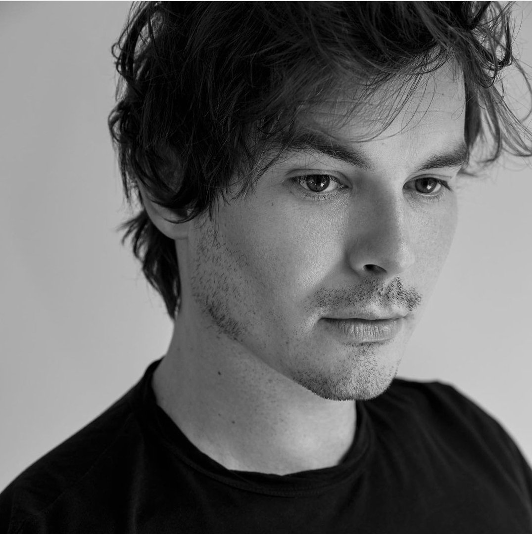DorianeAlcione's tweet photo. Ladies and gentlemen... @tylerjblackburn 😍
#CalebRivers 📱 #PLLTVSeries 🤫 #ravenswood 👻 #AlexManes 🎸 #RoswellNM 🛸 https://t.co/1ecJtGTtjV