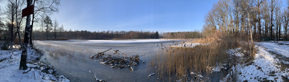MacWyznawca's tweet photo. Staw w #Osolin’ie zamarza 🙂 https://t.co/ShkKAGapKv