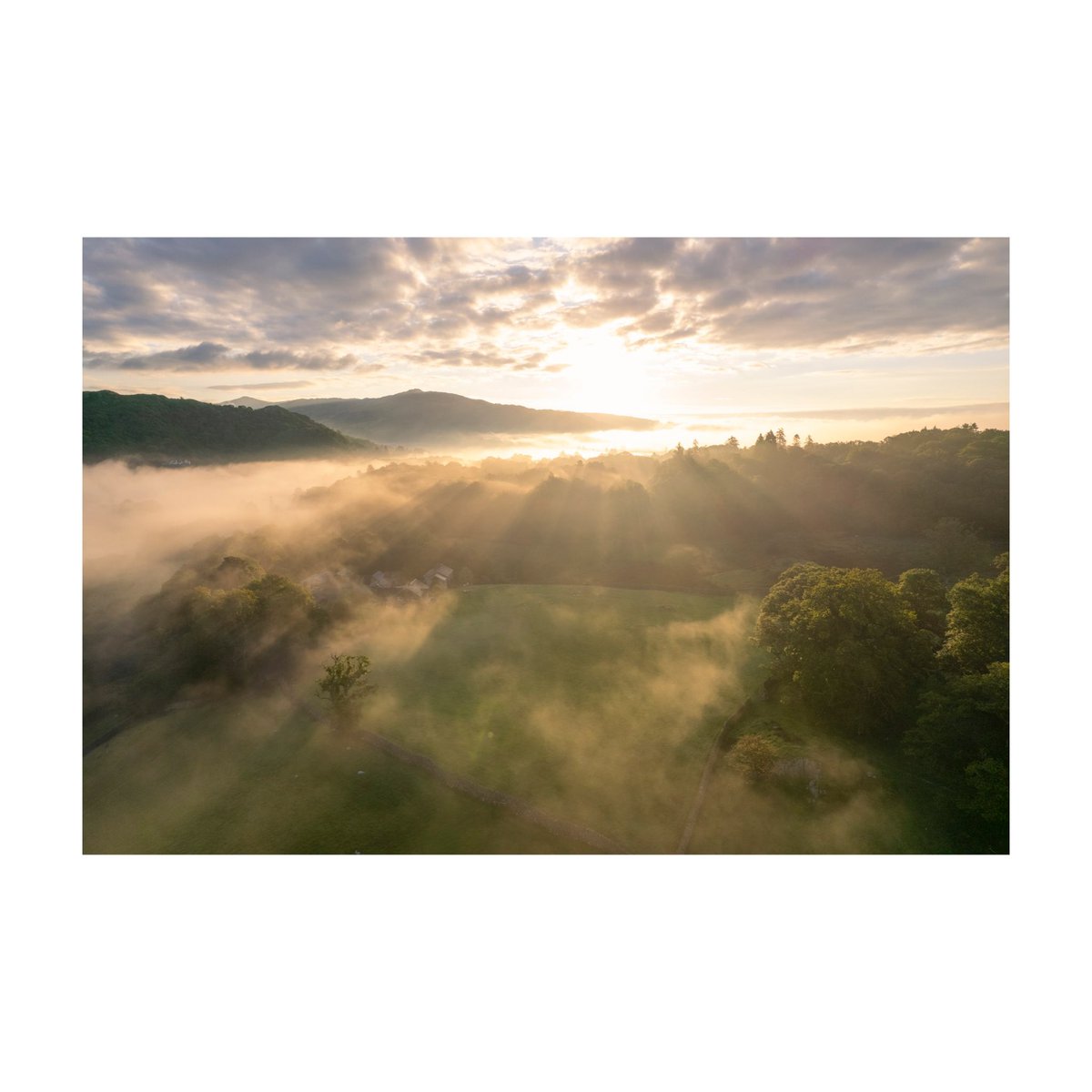 A new vlog this morning featuring some outstanding conditions over the river Brathay and elterwater for@#landscapephotography in the #LakeDistrict youtu.be/qv4BTqQgs0A