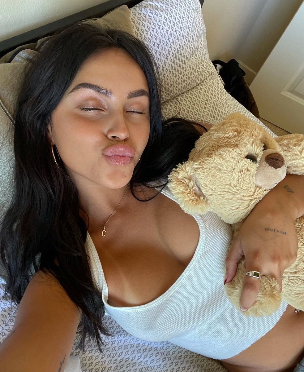 XMADBXTCH's tweet photo. Buenos días ☀️✨. https://t.co/PNPXfDUs04