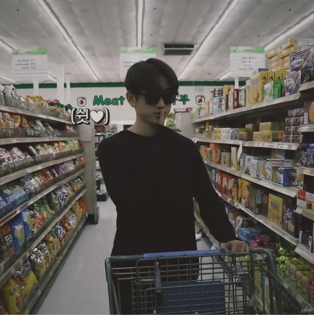 pjyflms's tweet photo. your grocery shopping buddy 

#Jinyoung #진영 #GOT7 #갓세븐 https://t.co/39meMEToPv