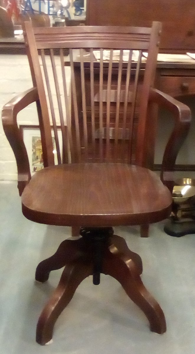 HouseMouseColl1's tweet image. If you got a decent #desk then you need a proper chair. Years ago all the best #detectives had a swivel chair. You can sit in this one and pretend you're Jim #Rockford . Oak swivel #chair on sale @marlesfordmill #Suffolk #A12 @SmallBizUtd #antique . See housemousecollectibles.co.uk/2021/12/08/oak…