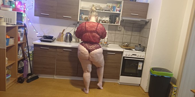 Do you want me in your kitchen?☺️ https://t.co/PNXHUUTUmV